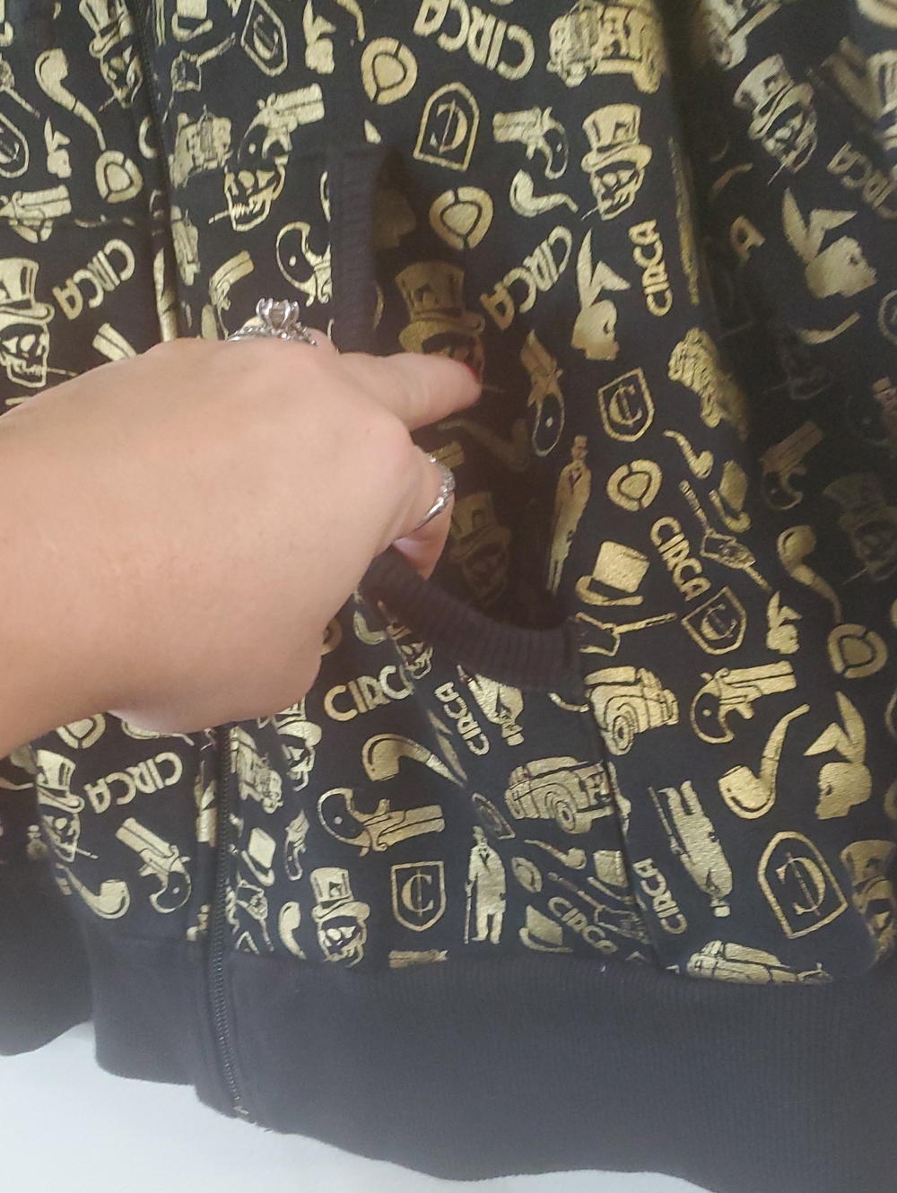 Vintage Circa Y2K Skate Hoodie Black Gold Graphic Print Size Small Baggy Mens - Picture 3 of 16